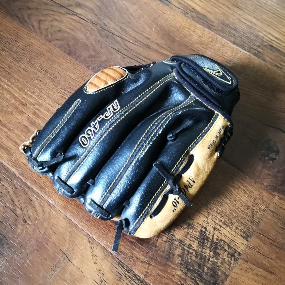 Champro Ap-460 10" Youth Baseball Gloves‎ RHT Black/Tan Color Genuine Leather